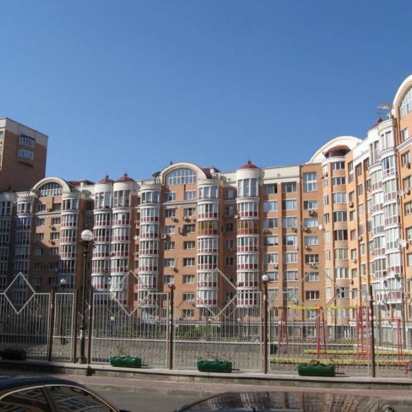 9-ый кирпичный дом пр. Героев Сталинграда, Киев
